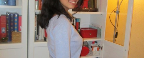 Sofía Tébar Ardila en la biblioteca de talentos de los talleres de escritura creativa de Libro vuela libre