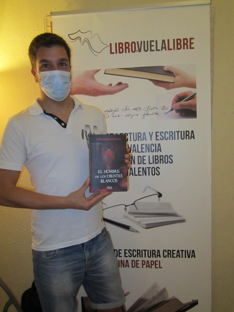 Jose David Moncayo en el club de lectura en Valencia y los talleres de escritura de LIBRO VUELA LIBRE