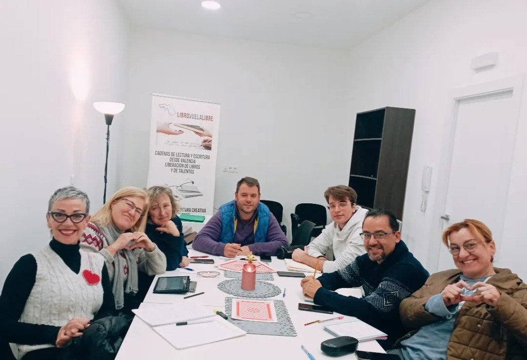 Premios de escritura en Valencia. Torneos literarios LIBRO VUELA LIBRE