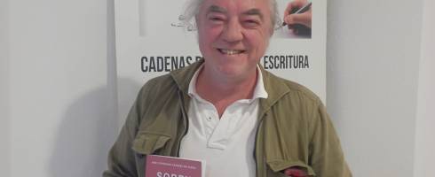 Andy Ferguson en la comunidad de escritura del taller literario de Libro Vuela Libre en Valencia